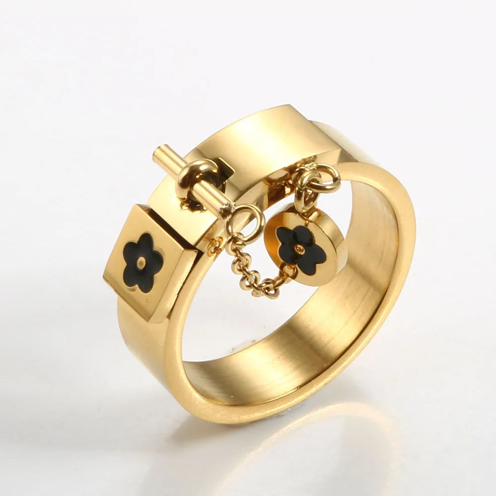 Anel Charm