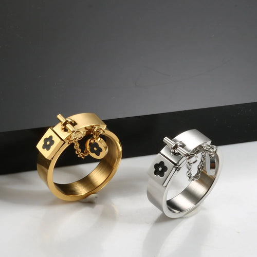 Anel Charm