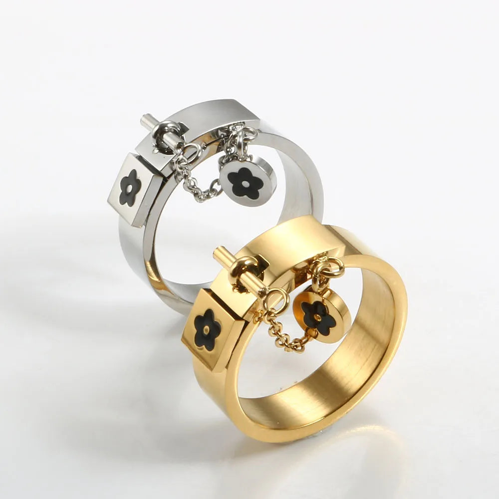 Anel Charm