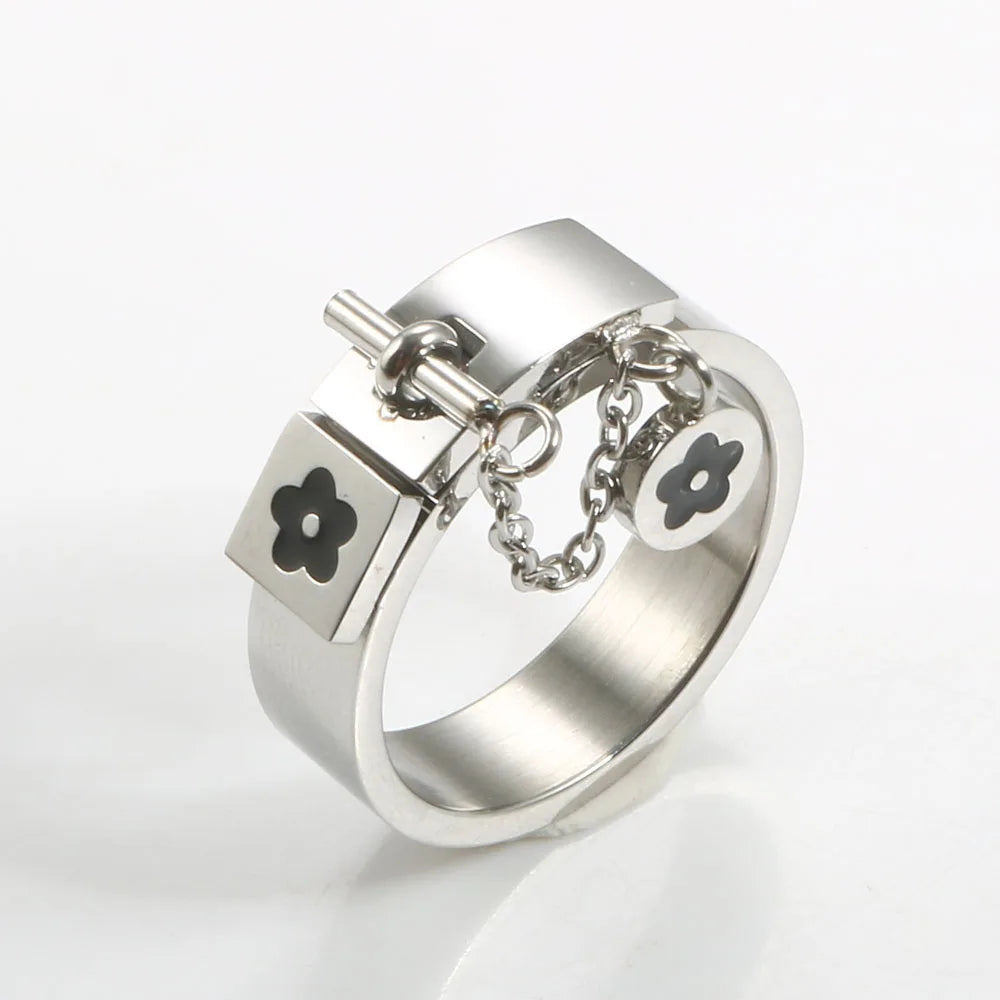 Anel Charm